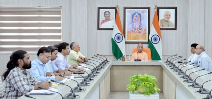 उप्र : सीएम योगी ने व्यावसायिक शिक्षा एवं कौशल विकास विभाग की कार्ययोजना की समीक्षा की