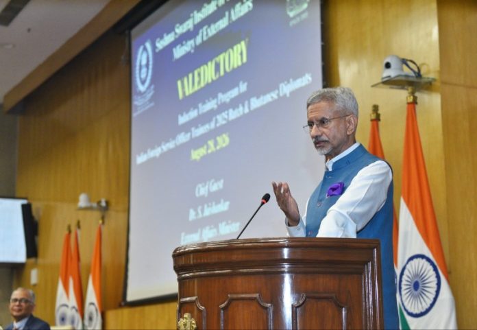 विदेश मंत्री जयशंकर 2025 बैच के आईएफएस ट्रेनी अधिकारियों के लिए आयोजित इंडक्शन ट्रेनिंग प्रोग्राम के समापन समारोह में हुए शामिल
