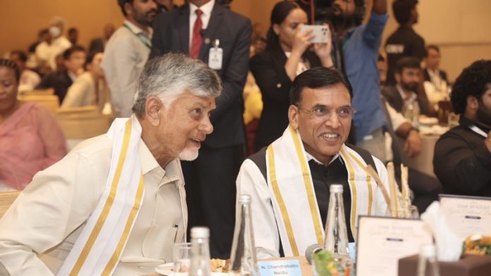 केंद्रीय मंत्री मांडविया ने आंध्र प्रदेश के सीएम नायडू के साथ मिलकर विशाखापत्तनम में ब्रिक्स प्रतिनिधियों के लिए सांस्कृतिक संध्या का किया आयोजन केंद्रीय मंत्री मांडविया ने आंध्र प्रदेश के सीएम नायडू के साथ मिलकर विशाखापत्तनम में ब्रिक्स प्रतिनिधियों के लिए सांस्कृतिक संध्या का किया आयोजन