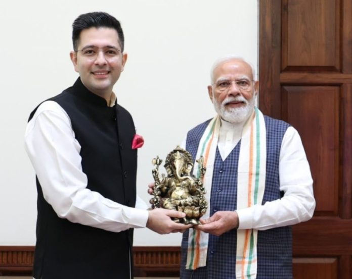 राज्यसभा सांसद राघव चड्ढा ने पीएम मोदी से मुलाकात की राज्यसभा सांसद राघव चड्ढा ने पीएम मोदी से मुलाकात की
