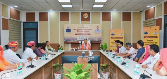 राजस्थान : सीएम भजनलाल शर्मा ने पीएम-कुसुम योजना के लाभार्थी किसानों से संवाद किया