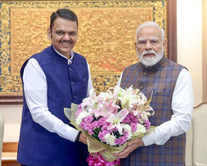 नई दिल्ली : महाराष्ट्र के मुख्यमंत्री देवेंद्र फडणवीस ने पीएम मोदी से की मुलाकात