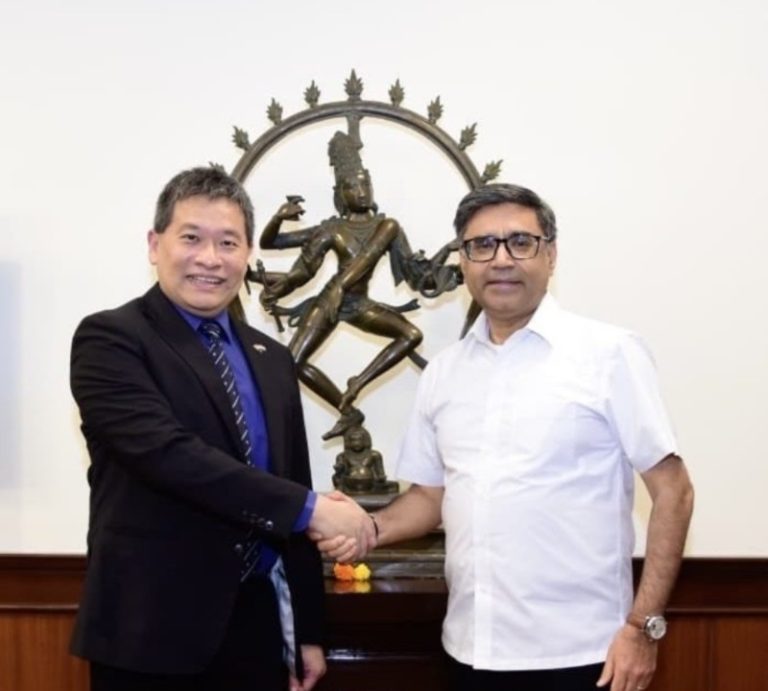 नई दिल्ली : विदेश सचिव विक्रम मिस्री ने सिंगापुर के विदेश मंत्रालय में स्थायी सचिव (नीति) ल्यूक गोह से मुलाकात की