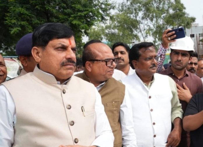 मप्र : सीएम डॉ. मोहन यादव ने उज्जैन में निर्माणाधीन कलेक्टर कार्यालय भवन का किया निरीक्षण, निर्माण कार्यों की प्रगति का जायजा लिया मप्र : सीएम डॉ. मोहन यादव ने उज्जैन में निर्माणाधीन कलेक्टर कार्यालय भवन का किया निरीक्षण, निर्माण कार्यों की प्रगति का जायजा लिया