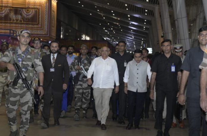 गुजरात के मुख्यमंत्री भूपेंद्र पटेल अमेरिका और कनाडा के सफल दौरे के बाद अहमदाबाद लौटे