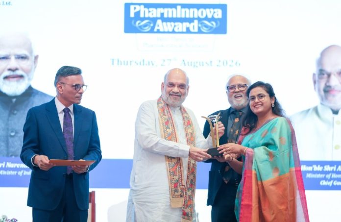 अहमदाबाद : केंद्रीय गृह मंत्री अमित शाह ने 'फार्माइनोवा अवार्ड्स सेरेमनी-2026' में रिसर्च स्कॉलर्स और रिसर्च गाइड्स को सम्मानित किया अहमदाबाद : केंद्रीय गृह मंत्री अमित शाह ने 'फार्माइनोवा अवार्ड्स सेरेमनी-2026' में रिसर्च स्कॉलर्स और रिसर्च गाइड्स को सम्मानित किया
