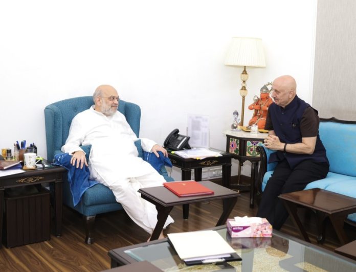 नई दिल्ली : केंद्रीय गृह मंत्री अमित शाह से अभिनेता अनुपम खेर ने मुलाकात की नई दिल्ली : केंद्रीय गृह मंत्री अमित शाह से अभिनेता अनुपम खेर ने मुलाकात की