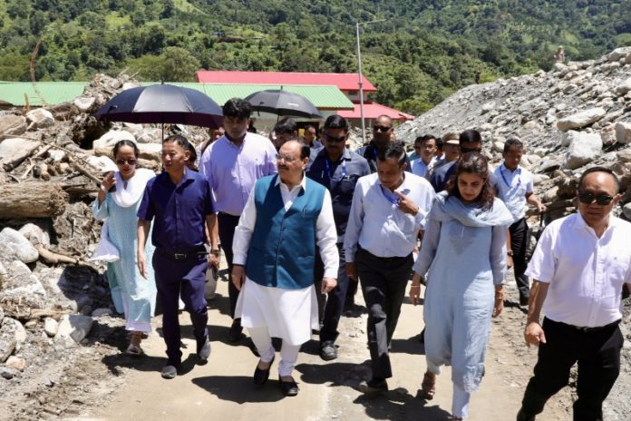 केंद्रीय मंत्री जेपी नड्डा ने अरुणाचल प्रदेश के केयी पन्योर जिले में अचानक आई बाढ़ और बादल फटने से प्रभावित इलाकों का दौरा किया