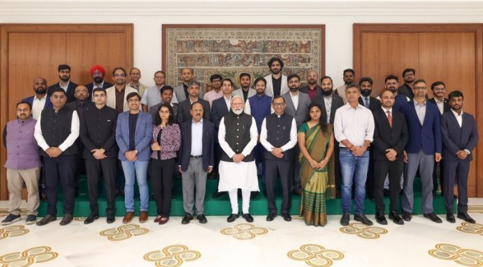 पीएम मोदी ने स्पेस स्टार्टअप्स के सीईओ और फाउंडर्स से बातचीत की पीएम मोदी ने स्पेस स्टार्टअप्स के सीईओ और फाउंडर्स से बातचीत की