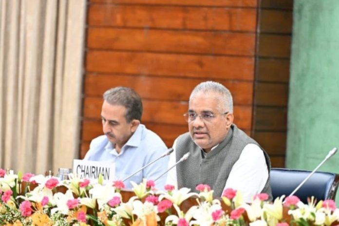 केंद्रीय मंत्री भूपेंद्र यादव ने संसद भवन में पर्यावरण, वन और जलवायु परिवर्तन मंत्रालय की संसदीय सलाहकार समिति की बैठक की अध्यक्षता की केंद्रीय मंत्री भूपेंद्र यादव ने संसद भवन में पर्यावरण, वन और जलवायु परिवर्तन मंत्रालय की संसदीय सलाहकार समिति की बैठक की अध्यक्षता की