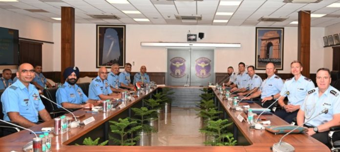 नई दिल्ली : भारतीय वायु सेना और जर्मन वायु एवं अंतरिक्ष बल के बीच हुई पहली 'एयर स्टाफ वार्ता'