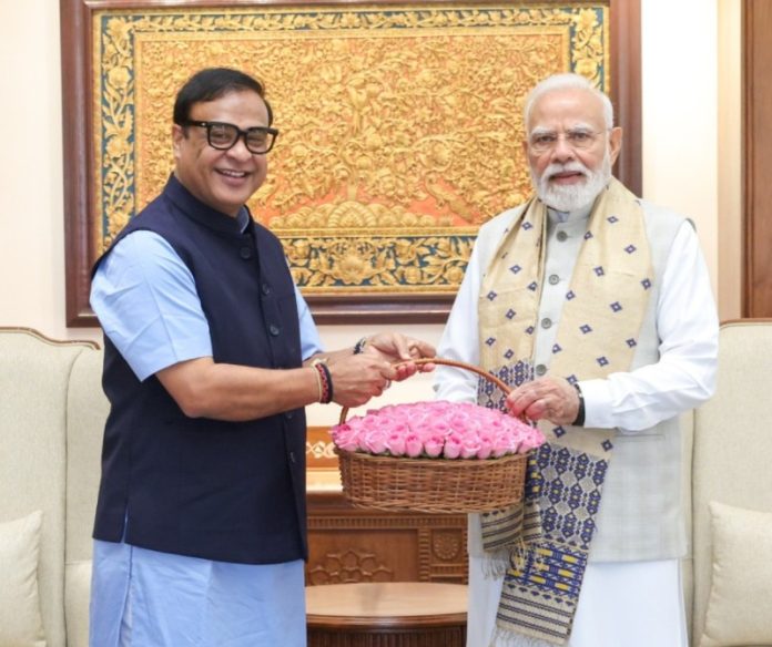 नई दिल्ली : असम के मुख्यमंत्री हिमंत बिस्वा सरमा ने प्रधानमंत्री नरेंद्र मोदी से मुलाकात की
