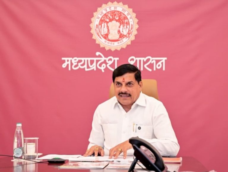सीएम यादव ने नई दिल्ली से वीडियो कॉन्फ्रेंसिंग के माध्यम से शिवपुरी जिले में आयोजित ‘बलराम कृषि महोत्सव’ में किसानों को संबोधित किया
