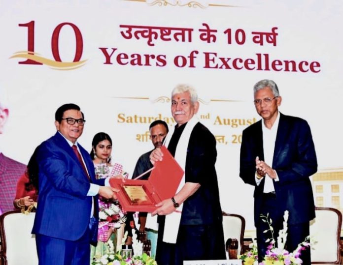जम्मू-कश्मीर : उपराज्यपाल मनोज सिन्हा आईआईएम जम्मू की 10वीं वर्षगांठ के समारोह में हुए शामिल जम्मू-कश्मीर : उपराज्यपाल मनोज सिन्हा आईआईएम जम्मू की 10वीं वर्षगांठ के समारोह में हुए शामिल