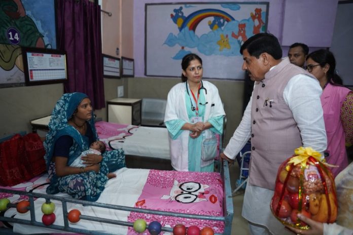 मप्र : सीएम यादव ने टीकमगढ़ प्रवास के दौरान डॉ. राजेंद्र प्रसाद जिला चिकित्सालय का निरीक्षण किया मप्र : सीएम यादव ने टीकमगढ़ प्रवास के दौरान डॉ. राजेंद्र प्रसाद जिला चिकित्सालय का निरीक्षण किया