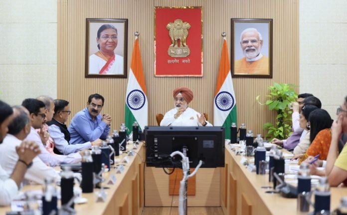 दिल्ली : उपराज्यपाल संधू ने जीएनसीटीडी, दिल्ली पुलिस, डीडीए, एमसीडी और दिल्ली फायर सर्विस के बीच एक समन्वय बैठक की अध्यक्षता की