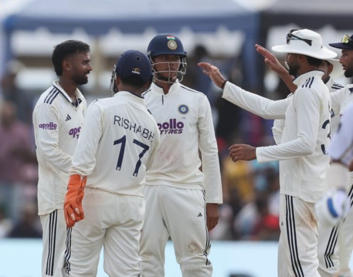 IND vs SL 1st Test : तीसरे दिन का खेल हुआ समाप्त, श्रीलंका की टीम 284 रन बनाकर हुई ऑल आउट, भारत 178 से आगे IND vs SL 1st Test : तीसरे दिन का खेल हुआ समाप्त, श्रीलंका की टीम 284 रन बनाकर हुई ऑल आउट, भारत 178 से आगे
