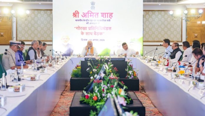 सिलीगुड़ी : केंद्रीय गृह मंत्री शाह ने पश्चिम बंगाल के सीएम के साथ गोरखा सांसद, विधायकों और प्रमुख राजनीतिक नेताओं के साथ बैठक की