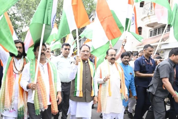 छत्तीसगढ़ : सीएम विष्णुदेव साय रायपुर में ‘हर घर तिरंगा’ अभियान के अंतर्गत आयोजित भव्य तिरंगा यात्रा में हुए शामिल