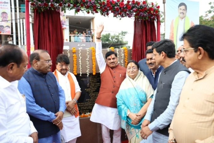 इंदौर : सीएम डॉ. मोहन यादव ने पूर्व प्रधानमंत्री भारत रत्न श्रद्धेय स्व. अटल बिहारी वाजपेयी की स्मृति में निर्मित “अटल पथ” का लोकार्पण किया