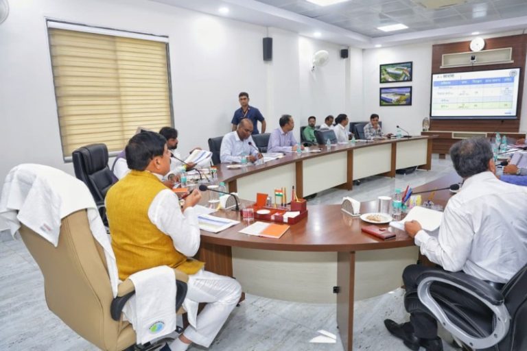 भोपाल : सीएम यादव ने खेल एवं युवा कल्याण विभाग की योजनाओं, मैदानी गतिविधियों तथा खेल अधोसंरचना से संबंधित कार्यों की समीक्षा की