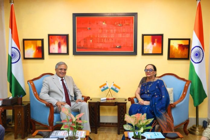 नई दिल्ली : मुख्य निर्वाचन आयुक्त ज्ञानेश कुमार ने भारत में मॉरीशस की उच्चायुक्त शीलाबाई बप्पू से मुलाकात की