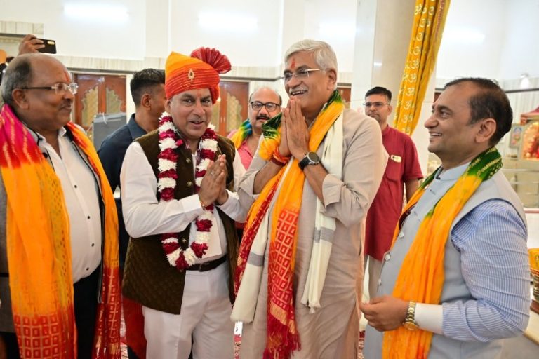 जोधपुर : केंद्रीय मंत्री शेखावत ने उत्तर-पश्चिम राजस्थान अग्रवाल सम्मेलन और नई कार्यकारिणी के पदभार ग्रहण समारोह में भाग लिया
