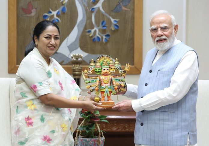 दिल्ली की मुख्यमंत्री रेखा गुप्ता ने प्रधानमंत्री नरेंद्र मोदी से मुलाकात की दिल्ली की मुख्यमंत्री रेखा गुप्ता ने प्रधानमंत्री नरेंद्र मोदी से मुलाकात की