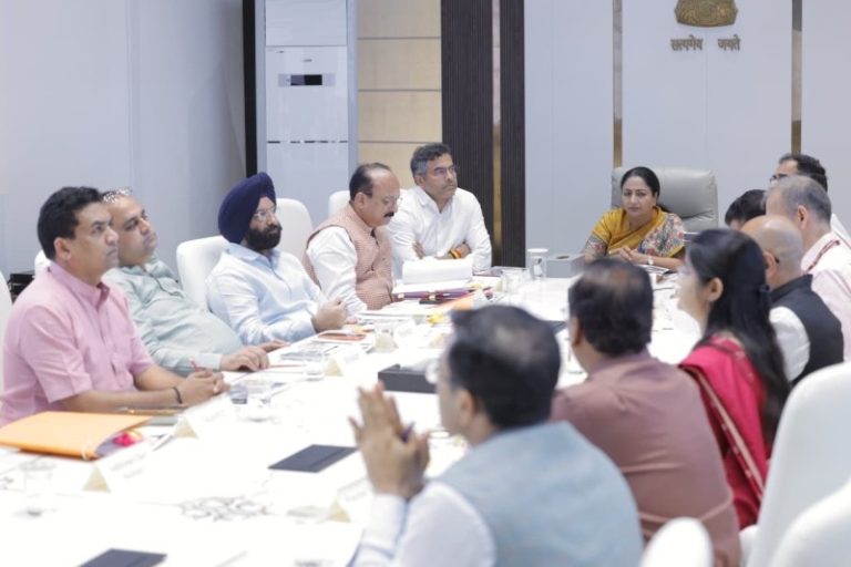 सीएम रेखा गुप्ता की अध्यक्षता में दिल्ली कैबिनेट ने दिल्ली ईज ऑफ डूइंग बिजनेस बिल 2026 को मंजूरी दी