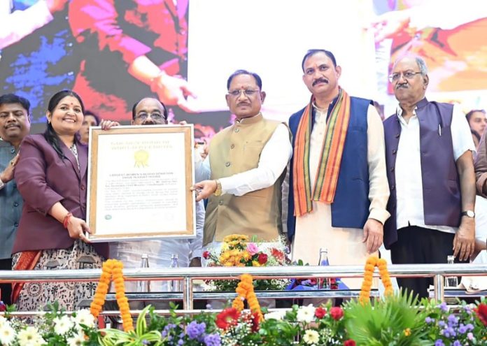 रायपुर : सीएम विष्णुदेव साय ‘सेवा संकल्प अभियान’ के अंतर्गत आयोजित आयुर्वेद सेवा सम्मेलन एवं रक्तदान महाकुंभ में हुए शामिल