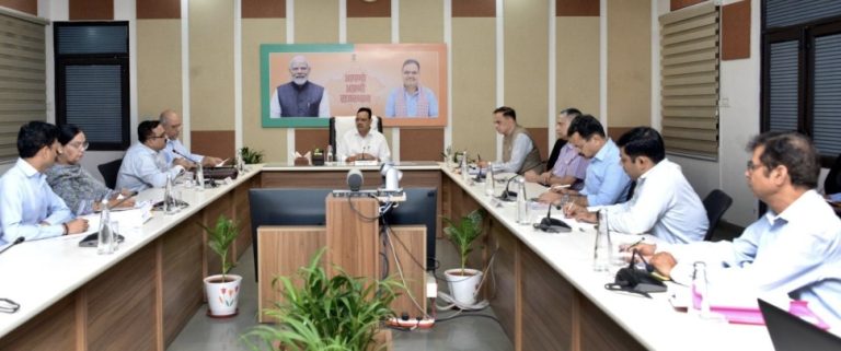 सीएम भजनलाल शर्मा ने राजस्थान में पेयजल-सिंचाई व्यवस्था को और सुदृढ़ करने के उद्देश्य से संबंधित विभागों के अधिकारियों के साथ बैठक की