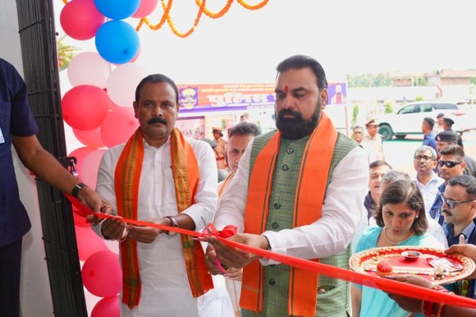 बिहार : सीएम सम्राट चौधरी ने बक्सर जिले के चुरामनपुर में जीविका भवन का उद्घाटन किया
