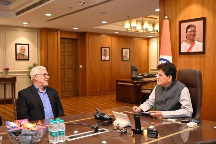 केंद्रीय मंत्री पीयूष गोयल ने मिशेलिन में अफ्रीका, भारत और मिडिल ईस्ट (एआईएम) क्षेत्र के प्रेसिडेंट विटोर सिल्वा के साथ बैठक की