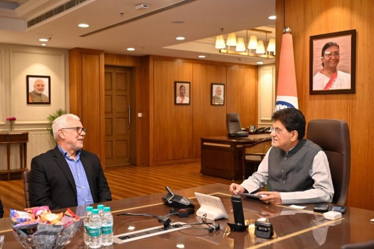केंद्रीय मंत्री पीयूष गोयल ने मिशेलिन में अफ्रीका, भारत और मिडिल ईस्ट (एआईएम) क्षेत्र के प्रेसिडेंट विटोर सिल्वा के साथ बैठक की