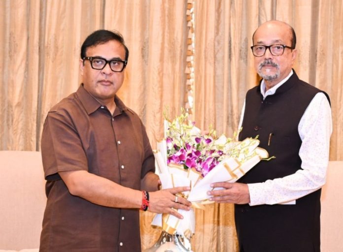 असम : सीएम डॉ. हिमंत बिस्वा सरमा ने छत्तीसगढ़ के राज्यपाल रमेन डेका से मुलाकात की