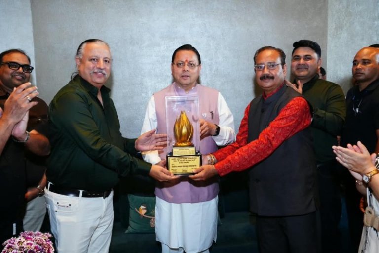 उत्तराखंड : सीएम धामी ने देहरादून में सर्राफ मंडल द्वारा आयोजित प्रदर्शनी का अवलोकन किया