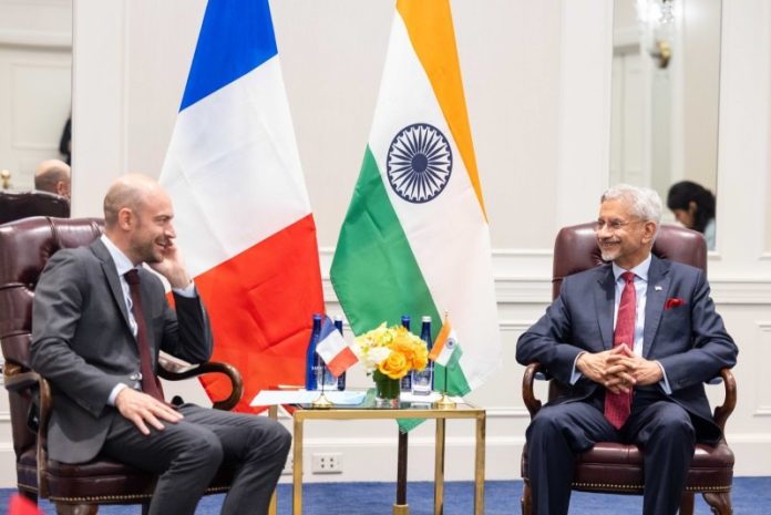 विदेश मंत्री डॉ. एस जयशंकर ने यूएन हाई-लेवल वीक के दौरान फ्रांस के विदेश मंत्री जीन-नोएल बैरोट से मुलाकात की विदेश मंत्री डॉ. एस जयशंकर ने यूएन हाई-लेवल वीक के दौरान फ्रांस के विदेश मंत्री जीन-नोएल बैरोट से मुलाकात की