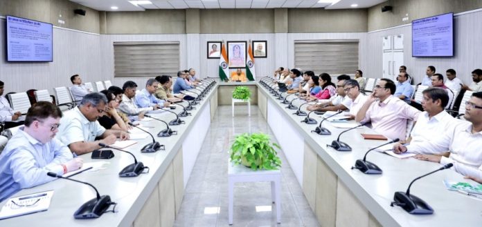 लखनऊ : सीएम योगी ने ‘सेवा संकल्प अभियान’ की कार्ययोजना के संबंध में उच्चस्तरीय समीक्षा बैठक की