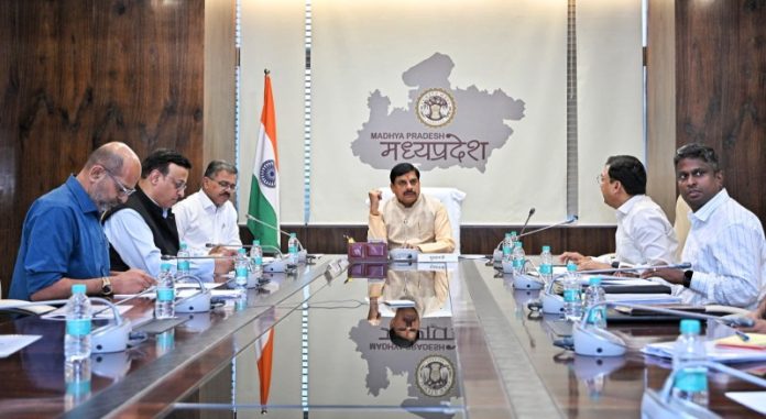 मप्र : सीएम यादव ने मंत्रालय में खनिज साधन विभाग की बैठक कर विभागीय गतिविधियों एवं प्रस्तावित राज्य खनिज अन्वेषण नीति-2026 की समीक्षा की मप्र : सीएम यादव ने मंत्रालय में खनिज साधन विभाग की बैठक कर विभागीय गतिविधियों एवं प्रस्तावित राज्य खनिज अन्वेषण नीति-2026 की समीक्षा की