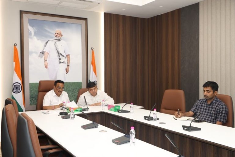 केंद्रीय मंत्री सीआर पाटिल ने एनआईएच रुड़की की टीम के साथ हिमालयी ग्लेशियरों और उन पर जलवायु परिवर्तन के प्रभावों को लेकर चर्चा की