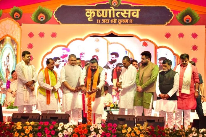 बिहार : सीएम सम्राट चौधरी ने पटना के वीरचंद पटेल स्थित मिलर ग्राउंड में आयोजित तीन दिवसीय कृष्णोत्सव का शुभारंभ किया