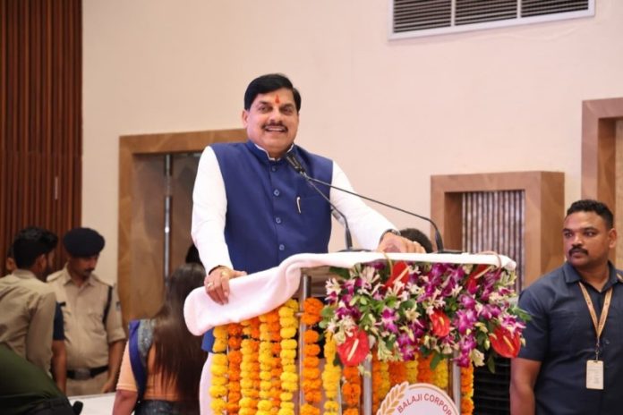 भोपाल : सीएम यादव ने बालाजी परिसर में आयोजित कार्यक्रम में भारत रत्न और पूर्व प्रधानमंत्री श्रद्धेय अटल बिहारी वाजपेयी की प्रतिमा का अनावरण किया भोपाल : सीएम यादव ने बालाजी परिसर में आयोजित कार्यक्रम में भारत रत्न और पूर्व प्रधानमंत्री श्रद्धेय अटल बिहारी वाजपेयी की प्रतिमा का अनावरण किया