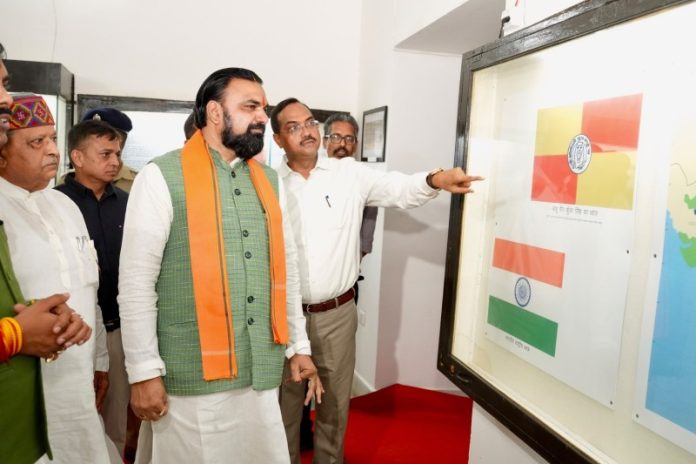 बिहार : सीएम सम्राट चौधरी ने भोजपुर जिले के जगदीशपुर स्थित बाबू वीर कुंवर सिंह स्मृति संग्रहालय का निरीक्षण किया