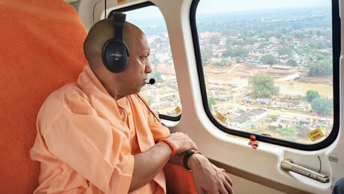 सीएम योगी ने चित्रकूट में बाढ़ प्रभावित क्षेत्रों का हवाई सर्वेक्षण एवं घाटों का स्थलीय निरीक्षण किया सीएम योगी ने चित्रकूट में बाढ़ प्रभावित क्षेत्रों का हवाई सर्वेक्षण एवं घाटों का स्थलीय निरीक्षण किया