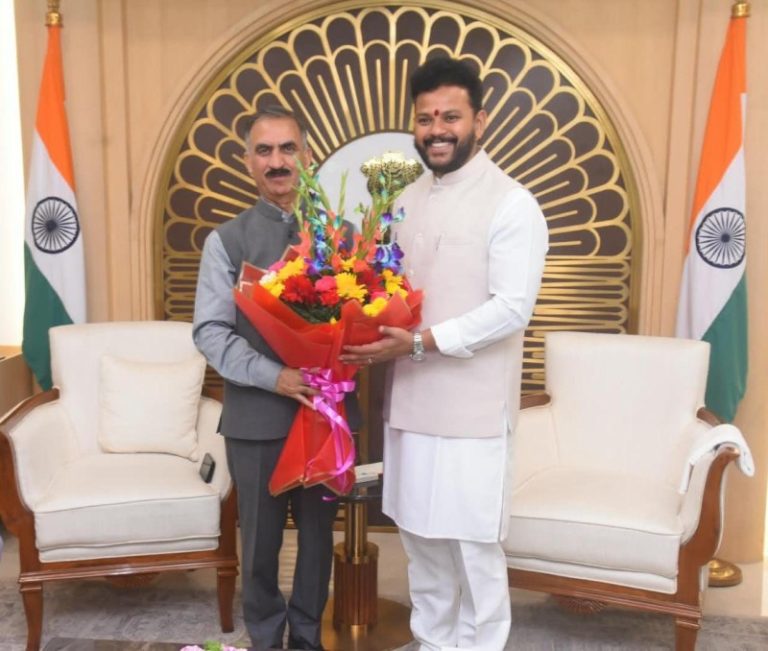 नई दिल्ली : केंद्रीय मंत्री नायडू से हिमाचल प्रदेश के सीएम सुखविंदर सिंह सुक्खू ने मुलाकात की