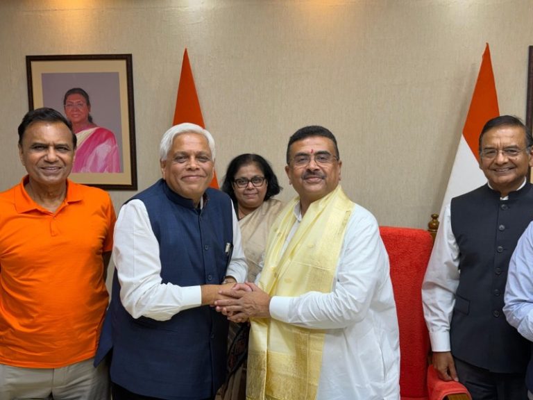 पश्चिम बंगाल : सीएम सुवेंदु अधिकारी ने नबन्ना में भारत चैंबर ऑफ कॉमर्स के प्रतिनिधियों के साथ भेंट की