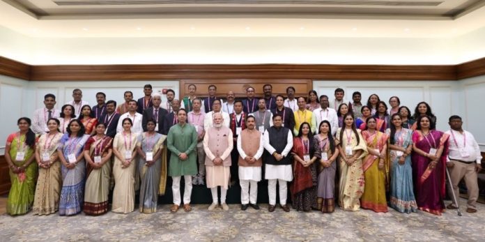 पीएम मोदी ने राष्ट्रीय शिक्षक पुरस्कार विजेताओं से बातचीत की