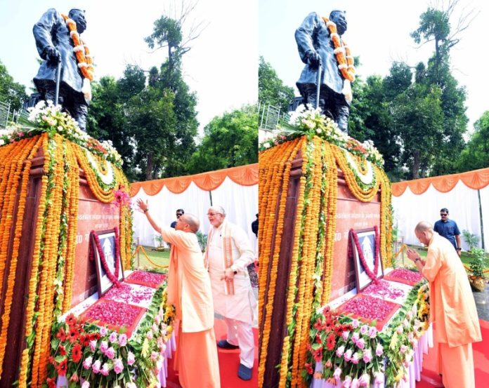 लखनऊ : सीएम योगी ने भारत रत्न पंडित गोविंद बल्लभ पंत की 139वीं जयंती के अवसर पर उनकी प्रतिमा पर पुष्पांजलि अर्पित की