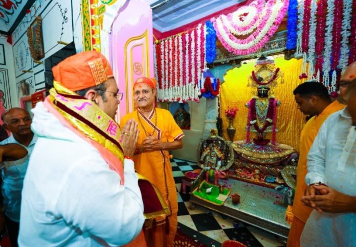 राजस्थान : सीएम भजनलाल शर्मा ने अलवर में श्री जगन्नाथ जी मंदिर में दर्शन-पूजन किए