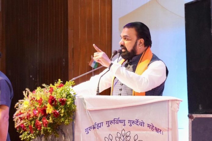 पटना : सीएम सम्राट चौधरी ने शिक्षक दिवस समारोह-2026 का दीप प्रज्ज्वलित कर शुभारंभ किया